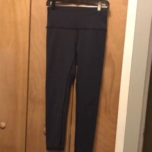 FLEO Leggings Size Large 33" Inseam - Slight Side Fray on Stitching